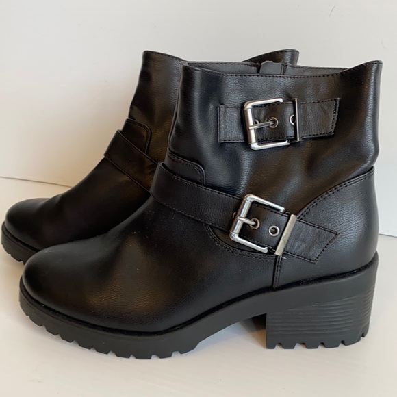 Universal Thread Shoes - NWOT Universal Tread size 11 black Moto boots